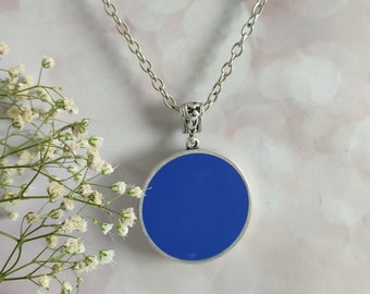 Large Blue Resin Round Necklace, Circular Charm Chain Necklace, Round Disc Hypoallergenic Necklace, Full Circle Everyday Pendant Necklace