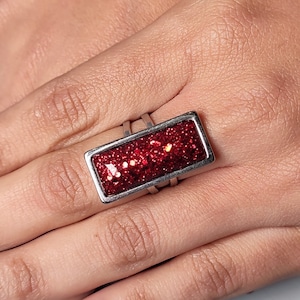 Red Chunky Resin Ring, Rectangular Sparkly Cabochon Ring, Huge Cocktail Ring Adjustable, Fashionable Statement Rings