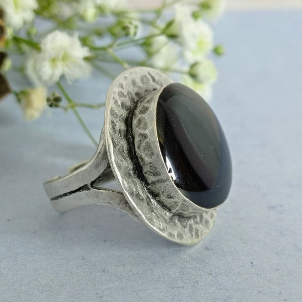 Black Resin Cabochon Ring, Big Round Shaped Cocktail Ring, Dark Goth Fashion Rings, Handcrafted Circular Antique Silver Ring