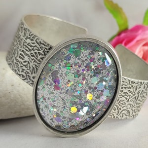 Glitter Cabochon Cuff Bracelet: Antique Silver Wide Bangle