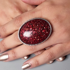 Big Chunky Antique Silver Red Glittered Resin Ring Hammered, Oval Shaped Cabochon Beaten Silver Ring, Red Cocktail Dress Party Wear Ring