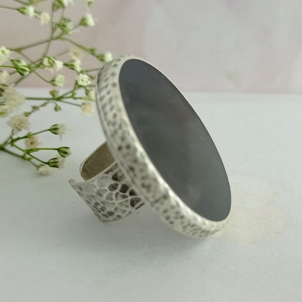 Black Resin Cabochon Ring Circular, Chunky Resin Flat Round Ring, Big Circle Alt Gothic Statement Ring, Black Dress Cocktail Ring Hammered