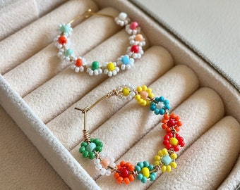 Hoop earrings with pearl flowers, colorful hoop earrings, seed bead, daisy, gold hoop earrings, women's jewelry, quality