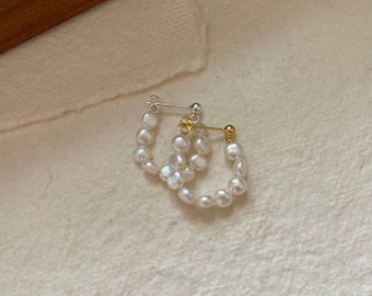 Mini baroque pearl earrings