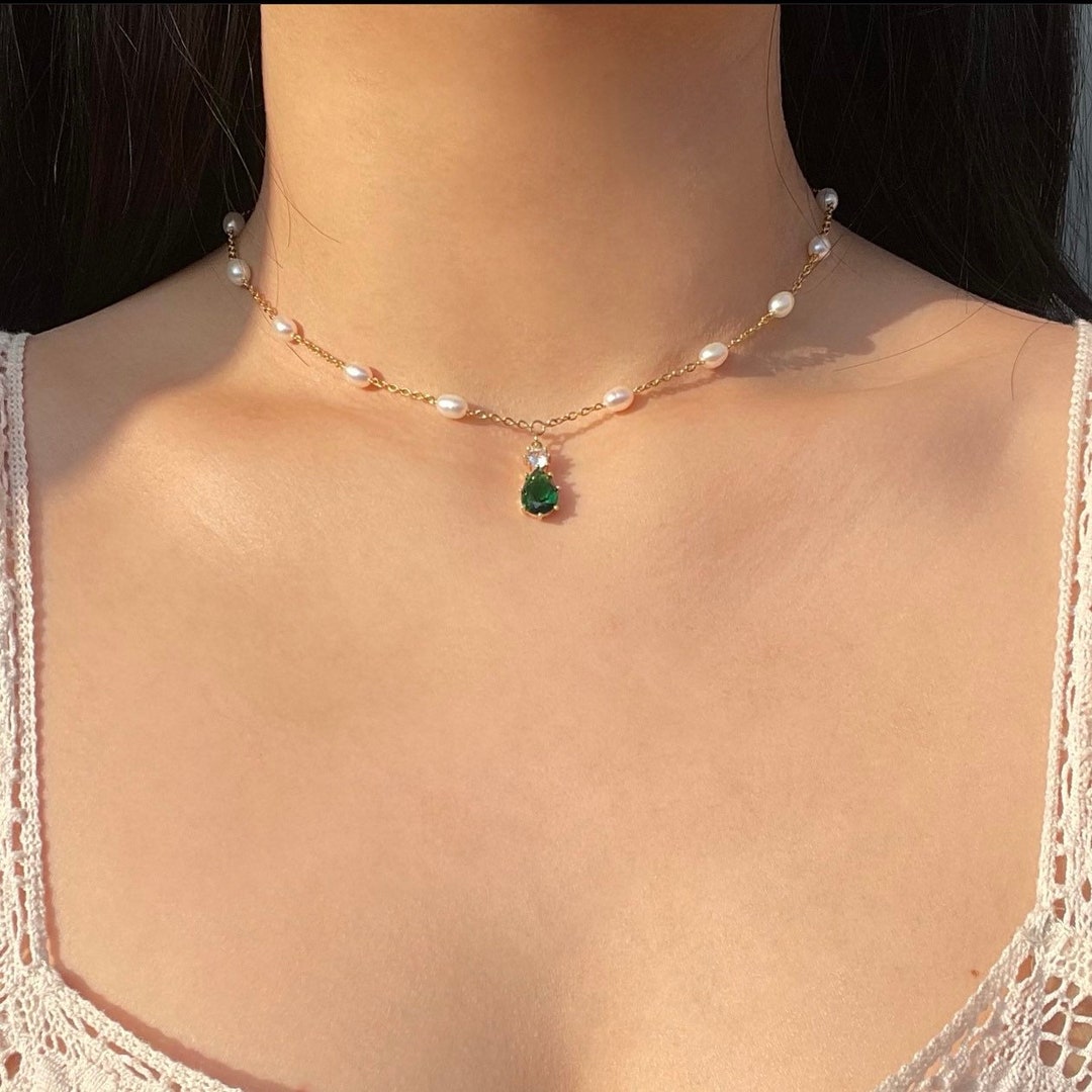 Emerald Pendant Choker - Etsy