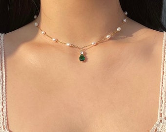 Emerald pendant choker