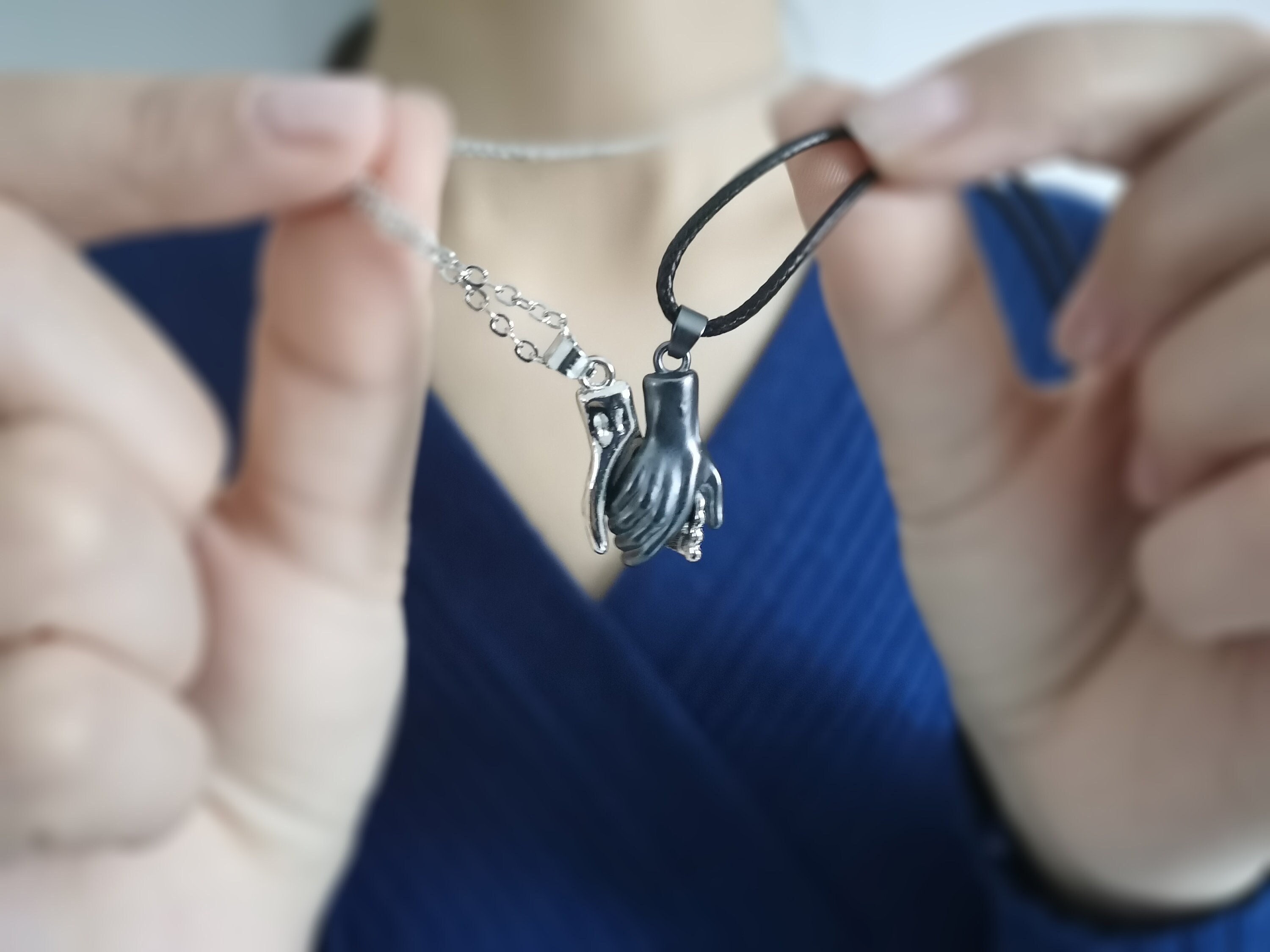 2pcs Couples Magnetic Necklace Holding 