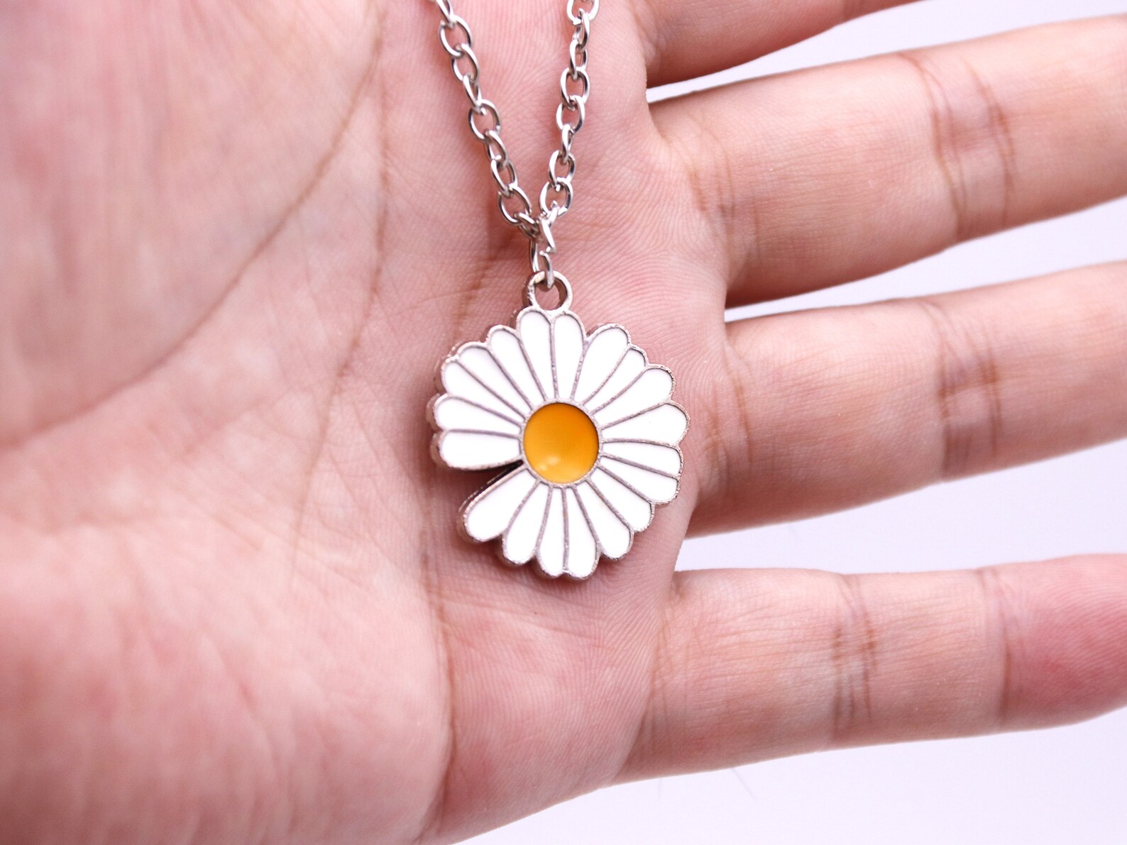 Daisy Pendant Necklace Etsy