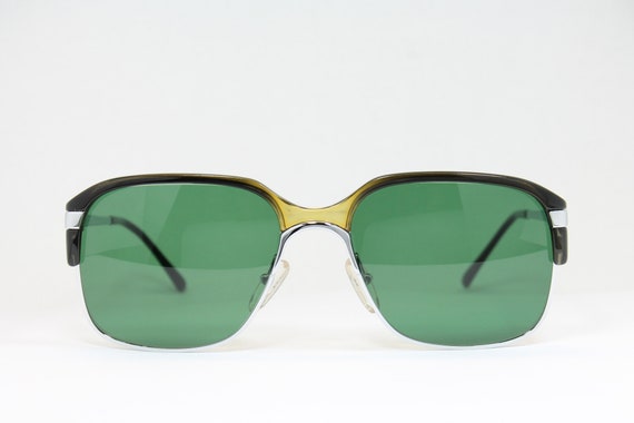 Rare Green Vintage Sun Glasses VINTAGE RARE SILHOUETTE FUTURA 562 COLLECTOR ITEM GREEN  main image 3