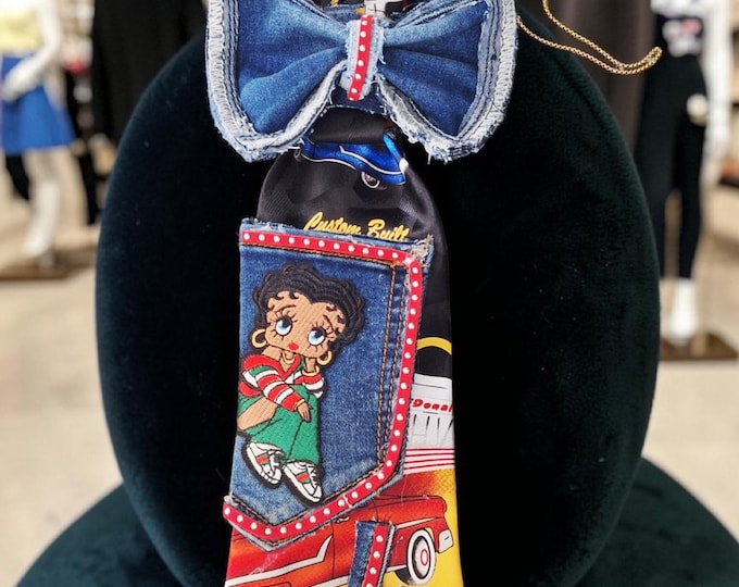 Handmade necktie: Betty Boop Junktie