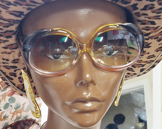 Big and Bold Women Ombre Sunglasses