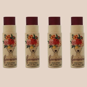 Bálsamo labial FEMININE Jasmine Rose: vegano, sin residuos, sin parabenos. Nutre los labios de forma natural con un toque floral y un rico tinte vino. imagen 5