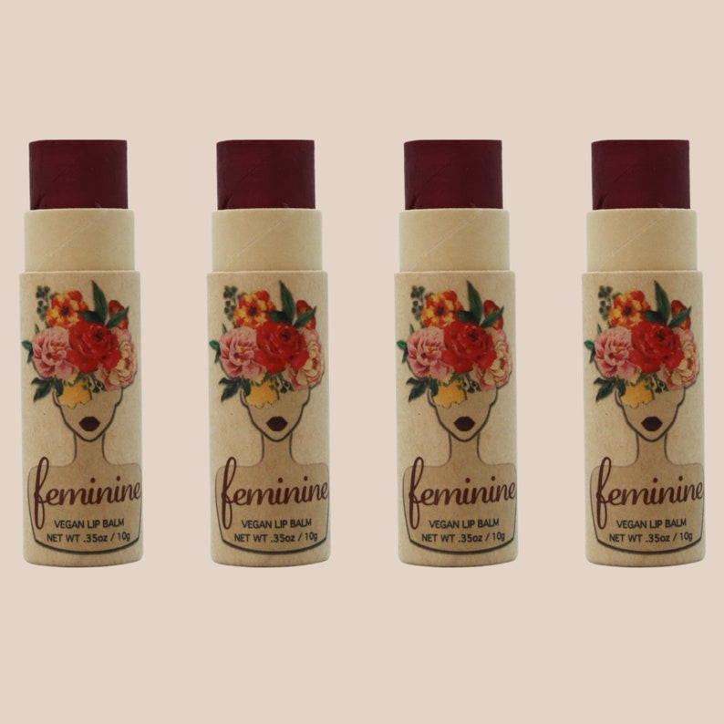 Bálsamo labial FEMININE Jasmine Rose: vegano, sin residuos, sin parabenos. Nutre los labios de forma natural con un toque floral y un rico tinte vino. imagen 5