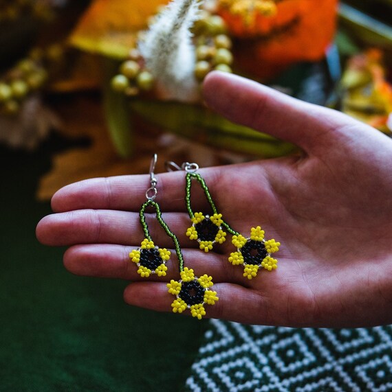 Beaded sunflower earrings deals