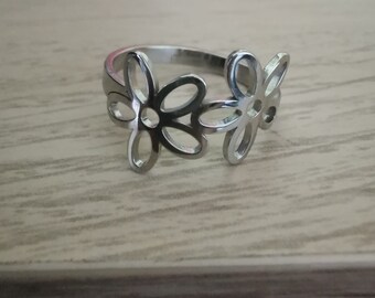 Bague fleurs acier inoxydable réglable