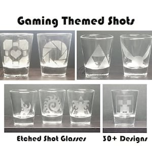 Gaming Themed Etched Shot Glasses - Dice, Cards, and PC based Designs - Gamer Gifts - Adult Geeky Nerdy Present Idea - Clear 1.5oz Shots