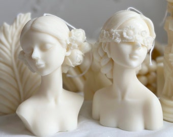 Bougie déesse en cire de soja, torse féminin, fillette fleurie