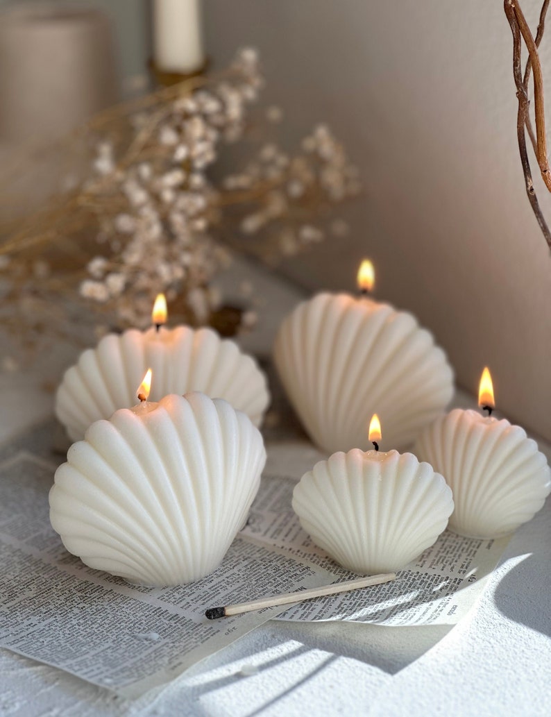 Sea Shell Candle | Undyed Soy Wax Clamshell | Coastal Beach Home Decor imagen 1