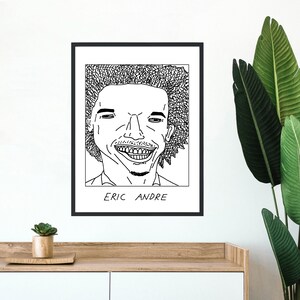 Könnte beinhalten: Schwarz-weiß-Zeichnung eines Mannes mit einem breiten Lächeln. Die Zeichnung ist gerahmt und der Name "ERIC ANDRE" steht unter dem Bild.