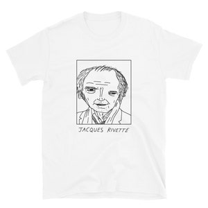 Puede incluir: Una camiseta blanca con un dibujo en blanco y negro de Jacques Rivette, un director de cine francés. El dibujo está en un marco cuadrado con el texto "JACQUES RIVETTE" debajo.