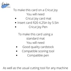 Puede incluir: Instrucciones para hacer una tarjeta usando una Cricut Joy o una alfombrilla est&aacute;ndar. La lista incluye los materiales necesarios para cada m&eacute;todo, como una alfombrilla de tarjeta Cricut Joy, una tarjeta de inserci&oacute;n, un bol&iacute;grafo Cricut Joy, cartulina de buena calidad, una herramienta de puntuaci&oacute;n compatible y un bol&iacute;grafo compatible.
