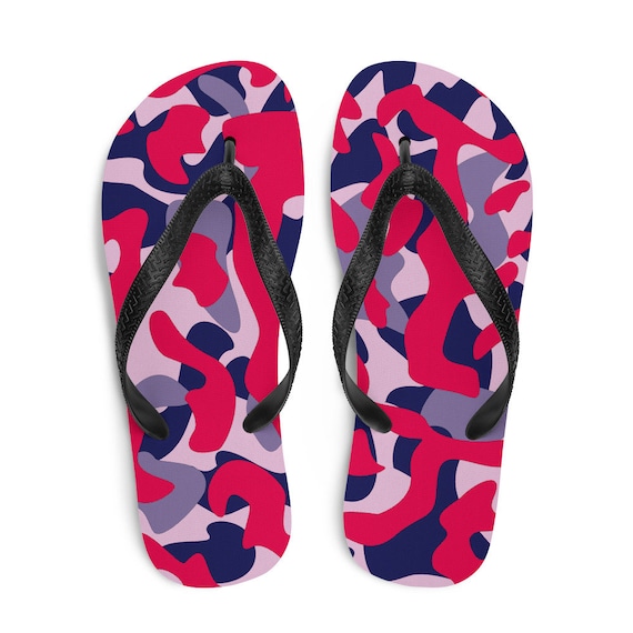 Pink camo flip flops on sale