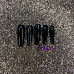 Simple Black Press On Nails | False Nails | Luxury Press On Nails | Custom Nails | 20-22 Set Of Nails | Glue on Nails | Pack of Nails