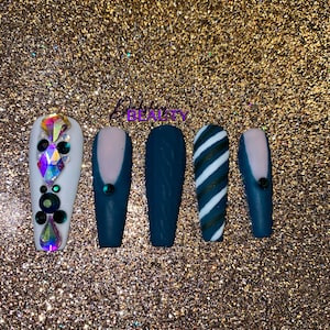 Bling Green Christmas Press On Nails | Emerald Green Nails | Luxury Nails Press Ons | Christmas Coffin Nails | Green Holiday Nails
