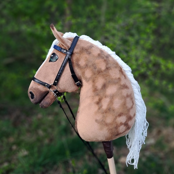 PALOMINO hobby horse with tack/bridle