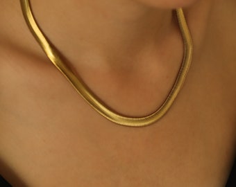 Collier à chevrons, collier chaîne serpent, chaîne serpent stratifiée en or. N10