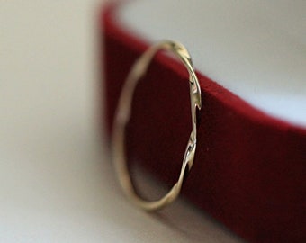 Dainty 14kt Gold Plated Mobius Ring, Sterling Silver Moebius Ring. R36