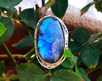 Labradorite Ring, 925 Sterling silver ring, Big stone ring, Blue Flash Stone ring, Hammered Ring, Handcrafted ring, Statement ring,Boho Ring