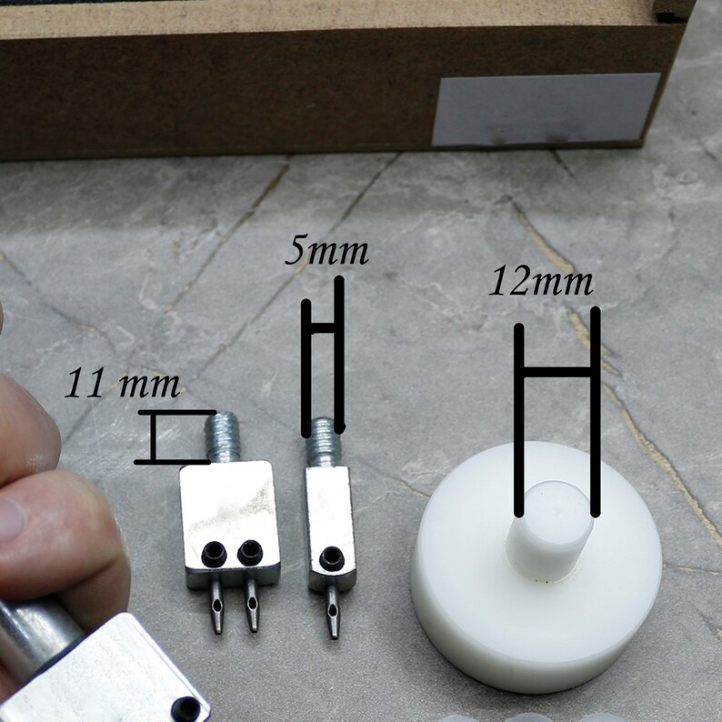 Perforatore per pelle staccabile Silence Per forare con passo da 3 mm Scalpelli rotondi per cucitura Set da 1,2,4 punte immagine 10