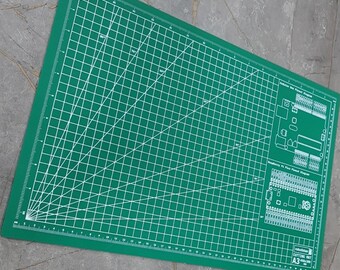 A2 Schneidematte 45cm x 60cm 3mm Mit metrisch bedruckten Gitterlinien Zum Schneiden von Papierkarten Hobby Handwerk DIY Werkstatt Markierführungen genaue Schneidematte