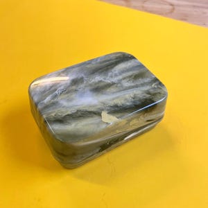 Marbled plastic soap dish