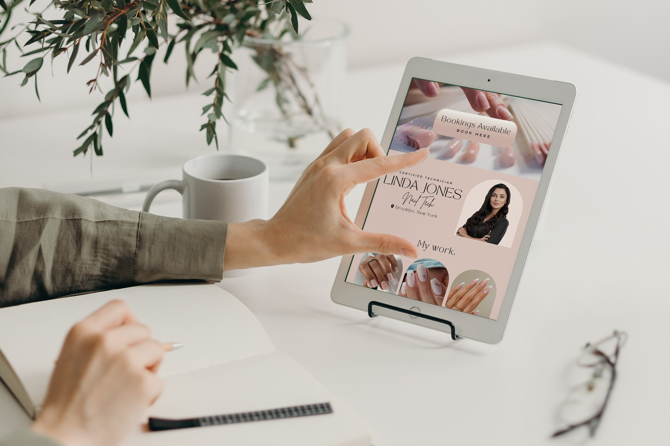 25 Nail Salon Website Designs We Love [+ How To Make Your Own]