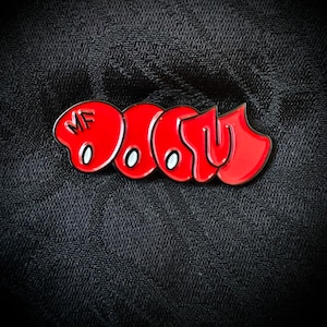 Pin w stylu Doom Graffiti