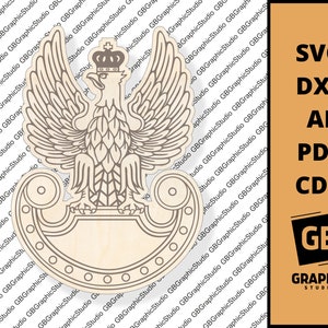 Pode incluir: Um emblema de madeira de cor clara com uma águia detalhada com asas abertas, uma coroa e uma base decorativa. A imagem inclui texto: SVG, DXF, AI, PDF, CDR e o logotipo da GB Graphic Studio.