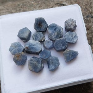 15 Piece Natural Blue Sapphire Rough: Raw Gemstone Lot (6.5-10.5 MM)
