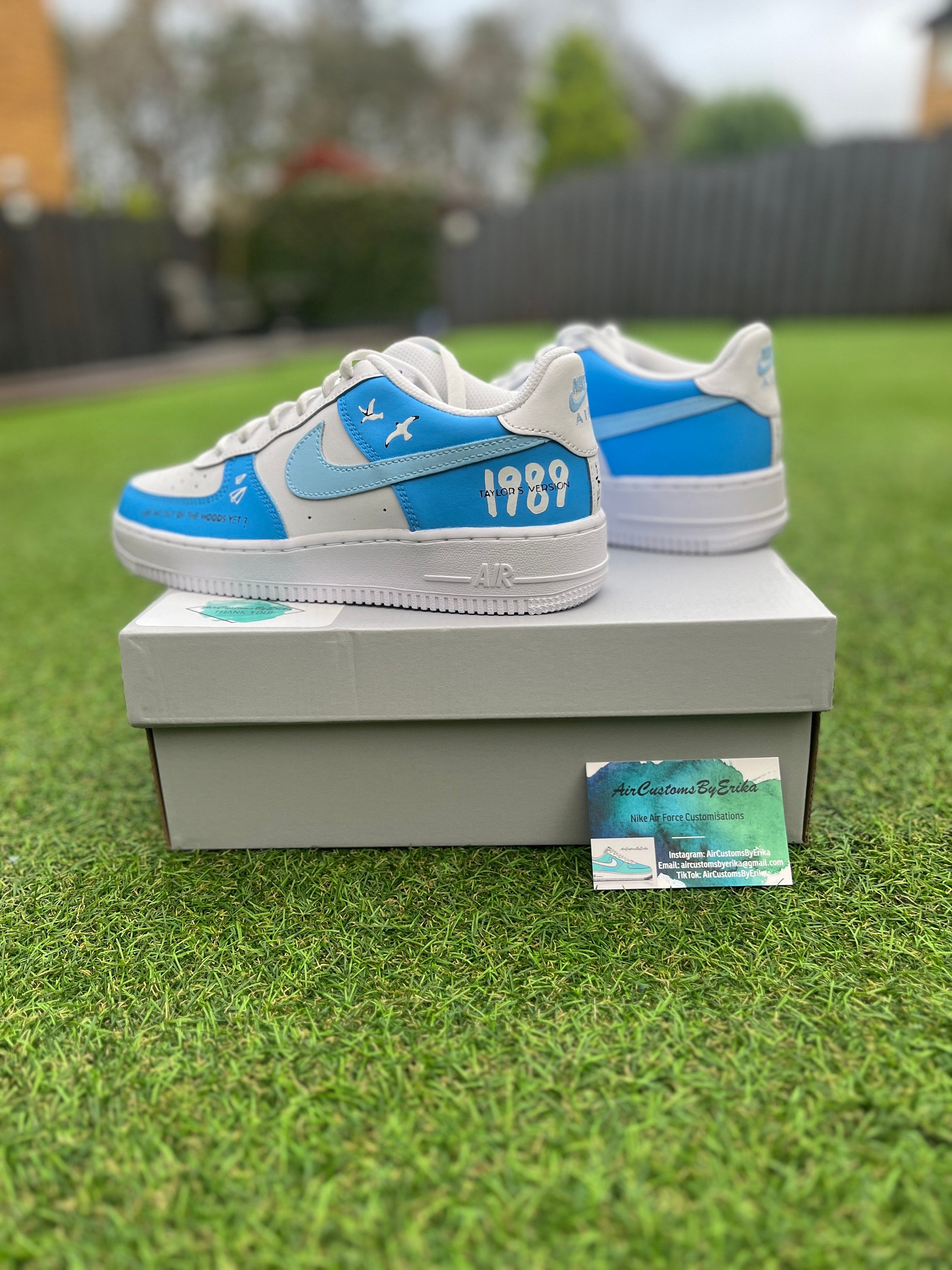 taylor swift nike shoes