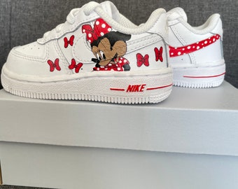 Minnie Mouse shoes