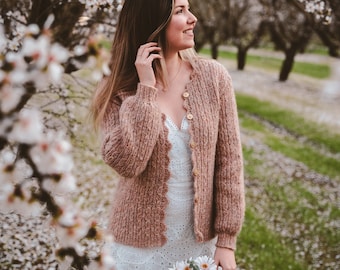 Primaveral Cardigan Knitting Pattern - Cozy Cable Knit Cardigan