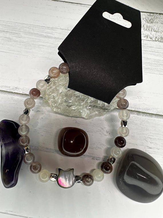 Purple Berry Quartz Gemstone Cat Head Bracelet