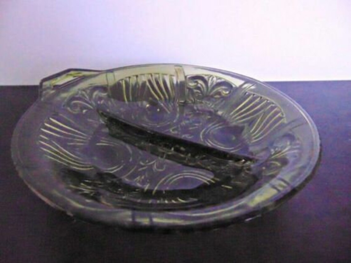 Vintage Green Glass Divided Round Relish Tray Dish Bowl 1 Etsy