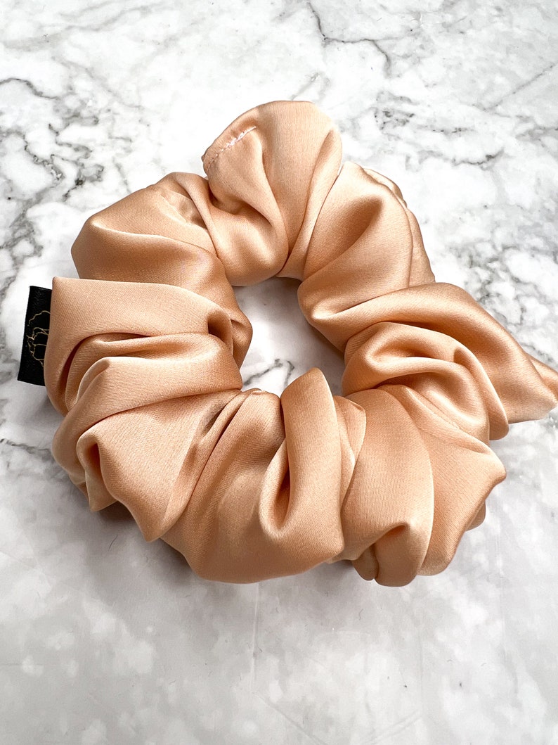 Eleganter scrunchies fur Frauen , Haarschmuck aus seide satin , Scrunchie seide satin fur Haare 4.Beige