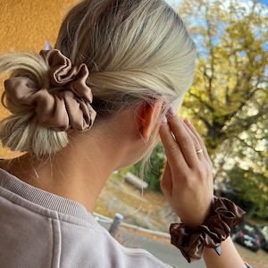 Elegant scrunchies for women, hair accessories made of silk satin, scrunchie silk satin for hair image 5