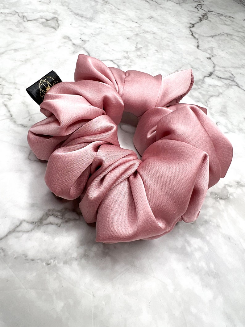 Elegant scrunchies for women, hair accessories made of silk satin, scrunchie silk satin for hair 6.Pink