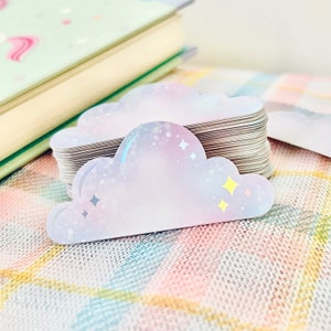 Arc-en-ciel brillant | Esthétique scintillante de rêve Kawaii | Nuage pastel irisé | Sticker holographique brillant | 2" x 1"