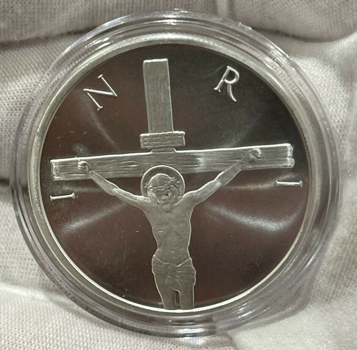 1 Oz Silver Jesus Crucifixion Shield Free Capsule & Gift Bag - Etsy