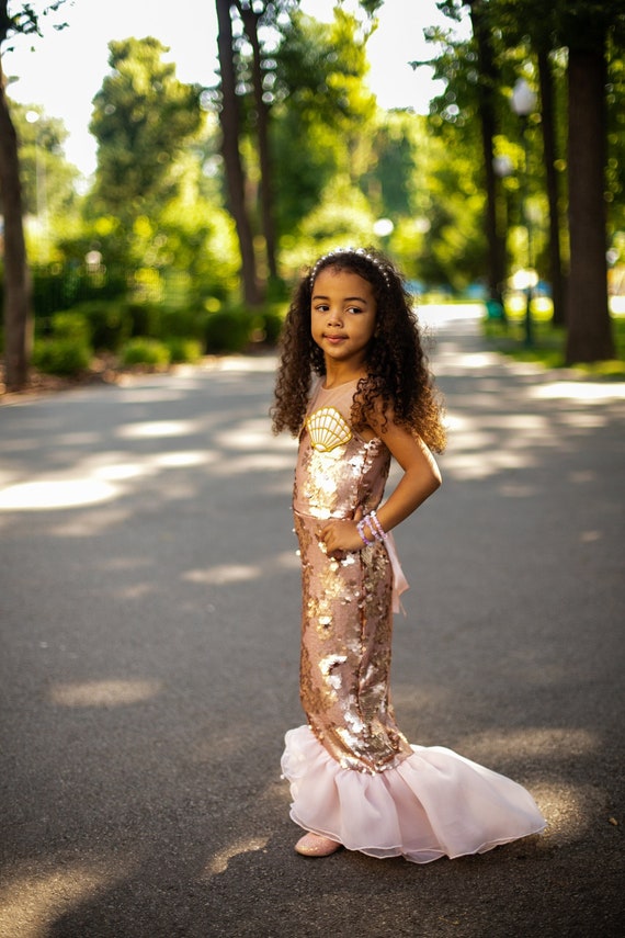 Robe sirène à paillettes dorées, anniversaire fille princesse de la mer,  haut rose poudré à épaules dénudées, jupe queue de poisson en tulle,  costume d'Halloween de coquillage -  France